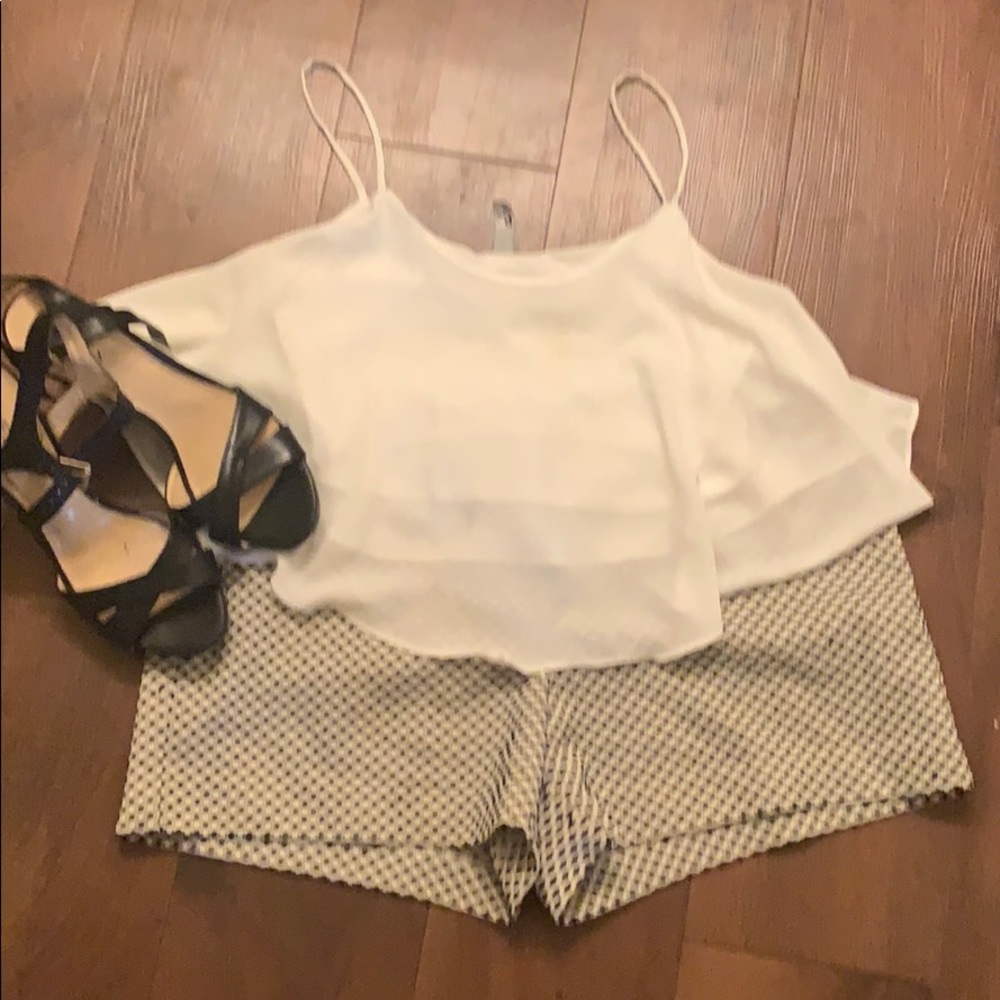 Ing Cream layered flowy crop top size L